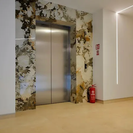 & Me With Garage Parking 公寓 普拉