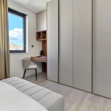 & Me With Garage Parking