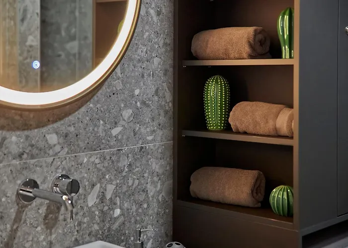 & Me With Garage Parking * Póla