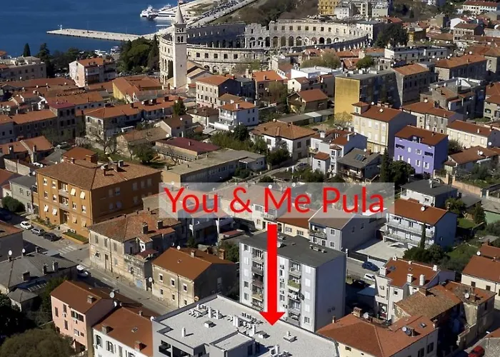 & Me With Garage Parking Pula